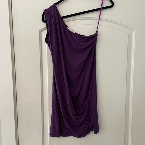 Adorable TIBI one shoulder purple dress - Picture 1 of 8